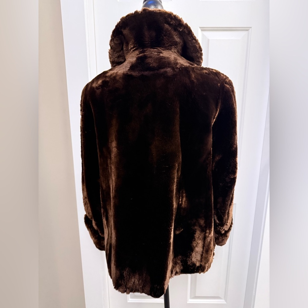 M. HURTIG & SON FURS Stunning Jacket - Picture 4 of 14